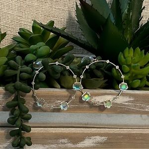 Kendra Scott Sheila earrings in gold/dichroic EUC